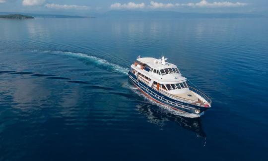 Golden Tour to Rab from Njivice and Malinska