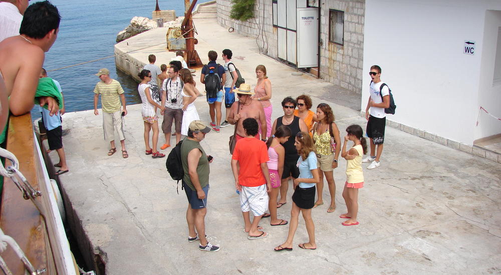 Izlet brodom na Goli otok i na Rajsku plažu (otok Rab)