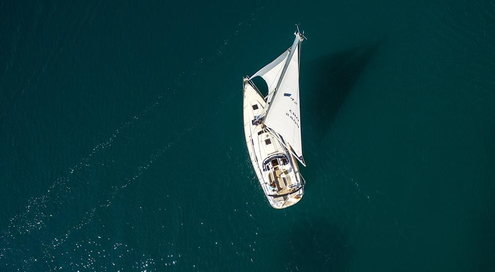 Panoramasegeln in der Bucht von Baška