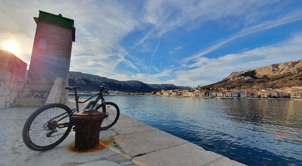 Noleggio di montagna elettrica eBike a Baška