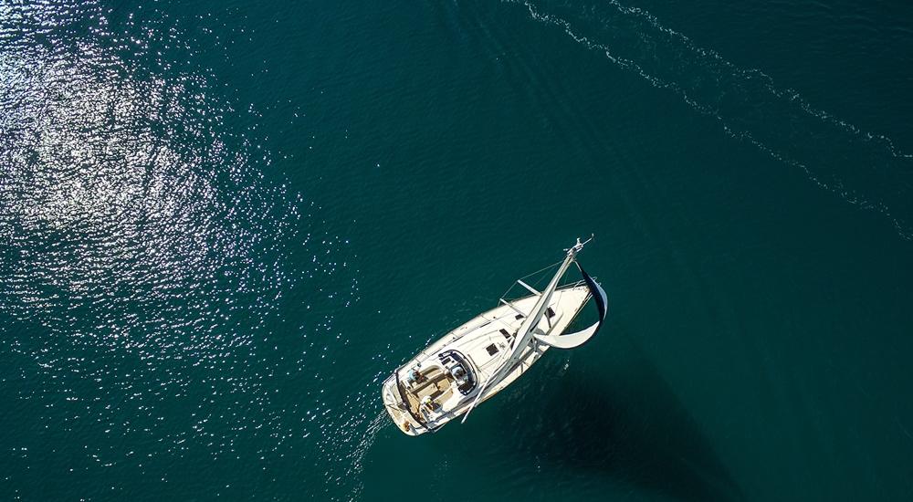 Panoramasegeln in der Bucht von Baška