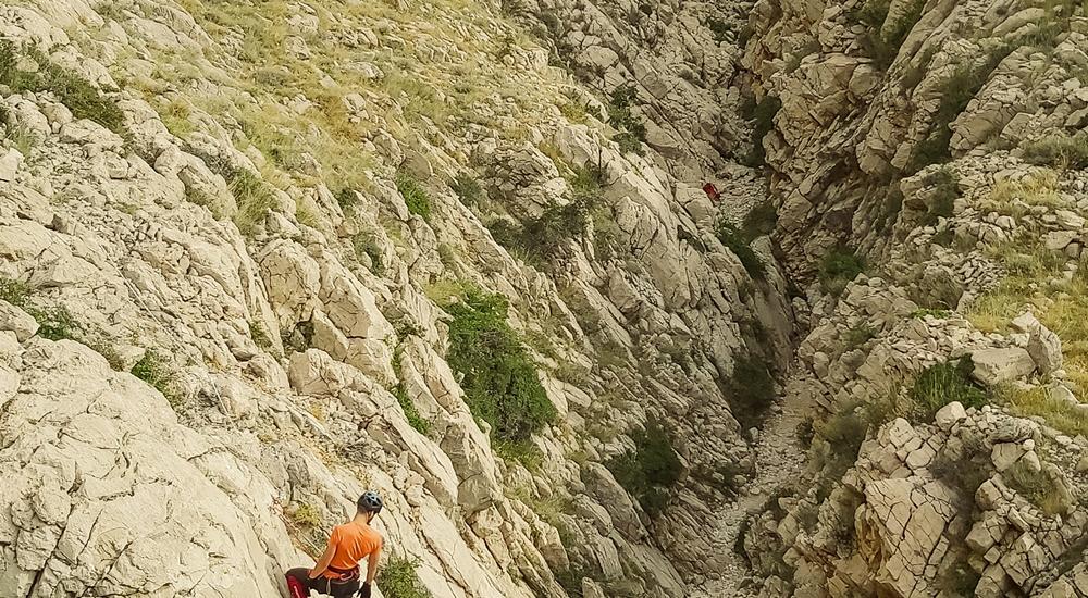 Easy climbing and abseiling accompanied by a guide