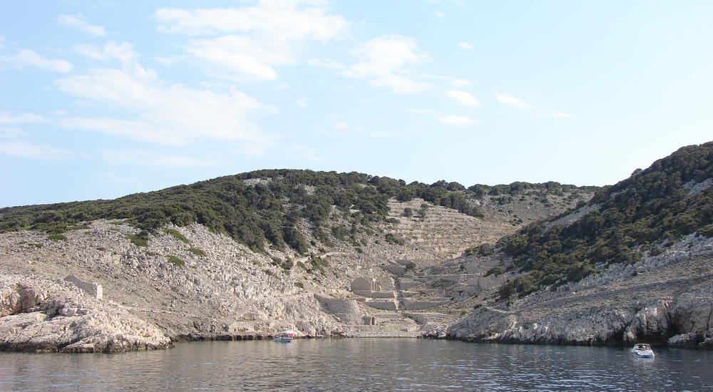 Izlet brodom na Goli otok i na Rajsku plažu (otok Rab)