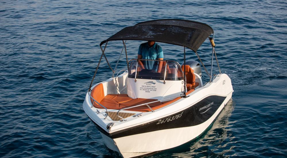 Rent a Boat Barracuda 545 for 8 people