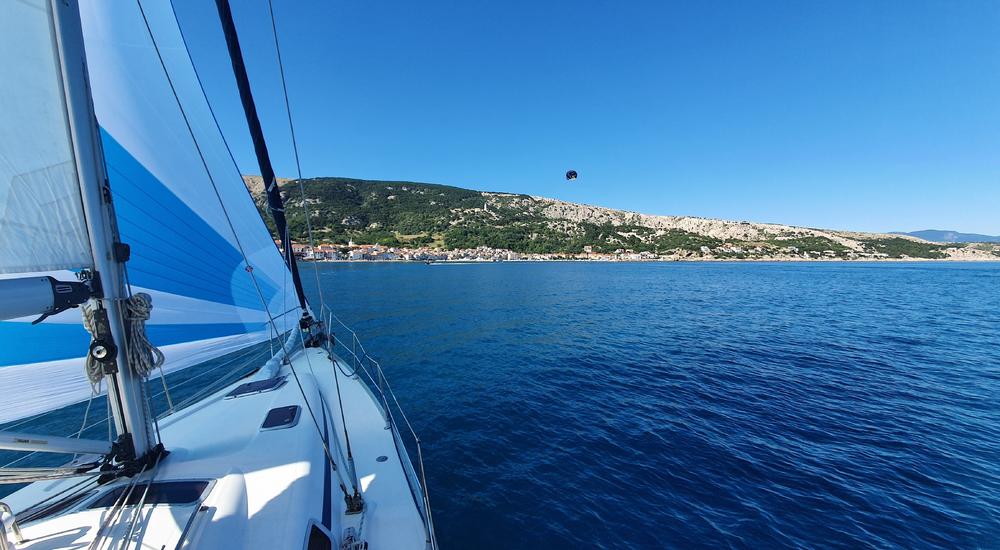 Mezza giornata in un'avventura in barca a vela da Baška