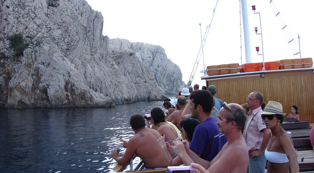 Evening panoramic boat ride in Baška