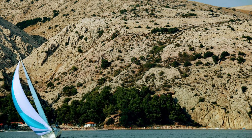 Mezza giornata in un'avventura in barca a vela da Baška