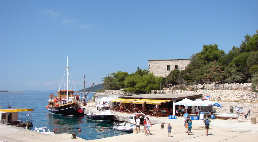 Izlet brodom na Goli otok i na Rajsku plažu (otok Rab)