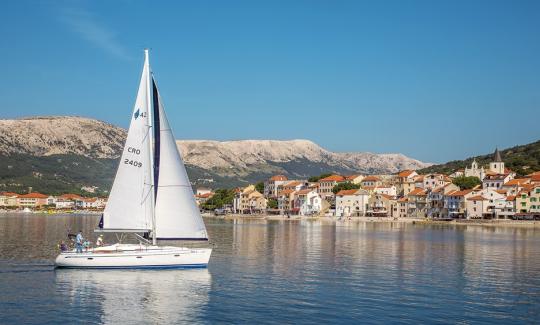Panoramic sailing in the Baška bay